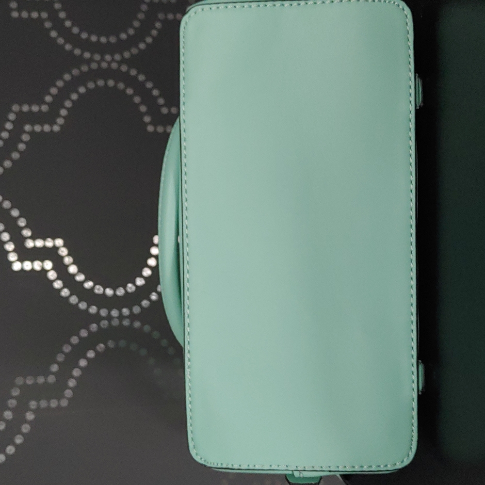 Small Guess Bag - Picture 4 of 5